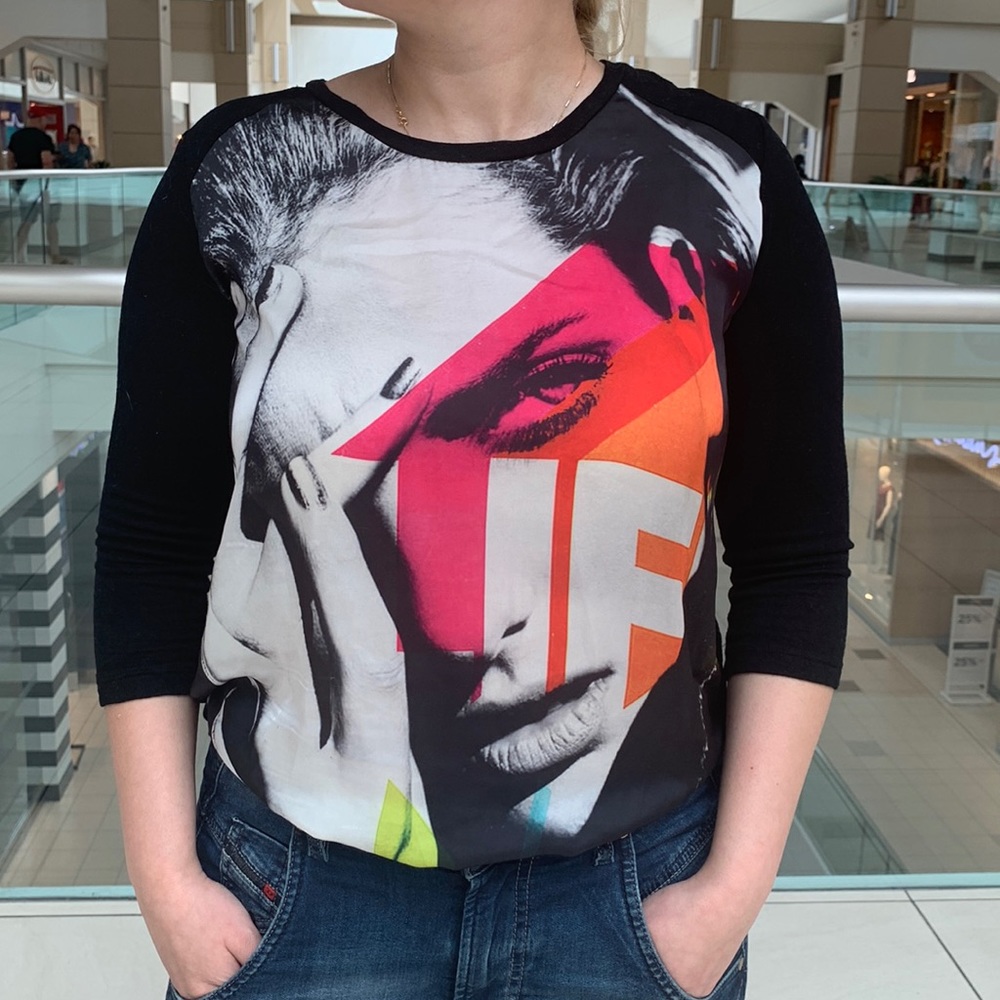 Top - Picture 2 of 3